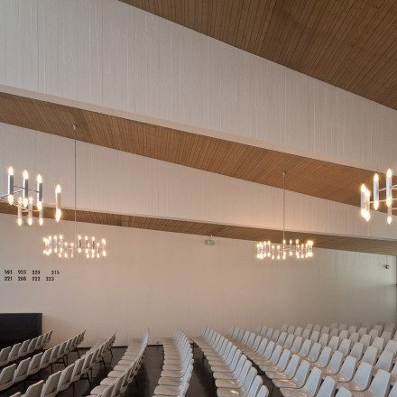 Landås kirke, tegnet av arkitekt Ola Kielland Lund